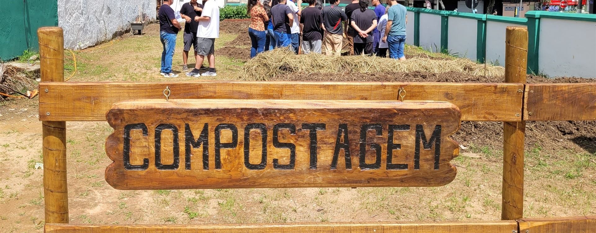 Compostagem transforma lixo orgânico em fertilizante natural eficiente