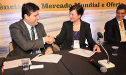 Certifica Minas Café firma termo de cooperação internacional com Associação 4C