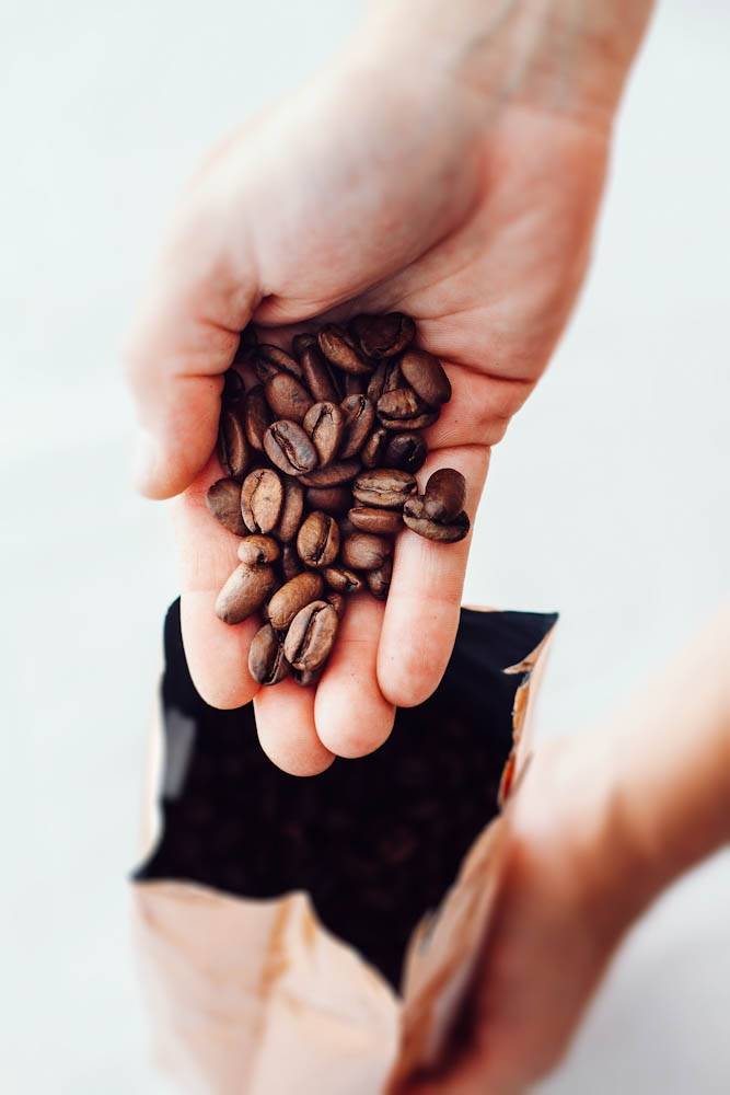 Café faz nova mínima pressionado pelo macro
