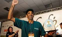 Produtor de Dores do Rio Preto é eleito campeão do Coffee of The Year 2016