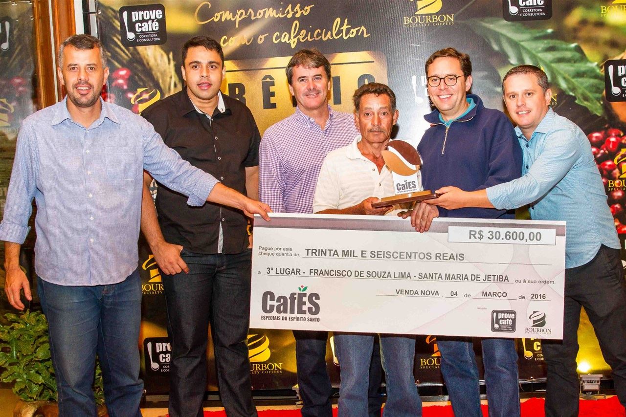 3º lugar – Francisco de Souza Lima – Santa Maria de Jetiba - R$2.040 por saca