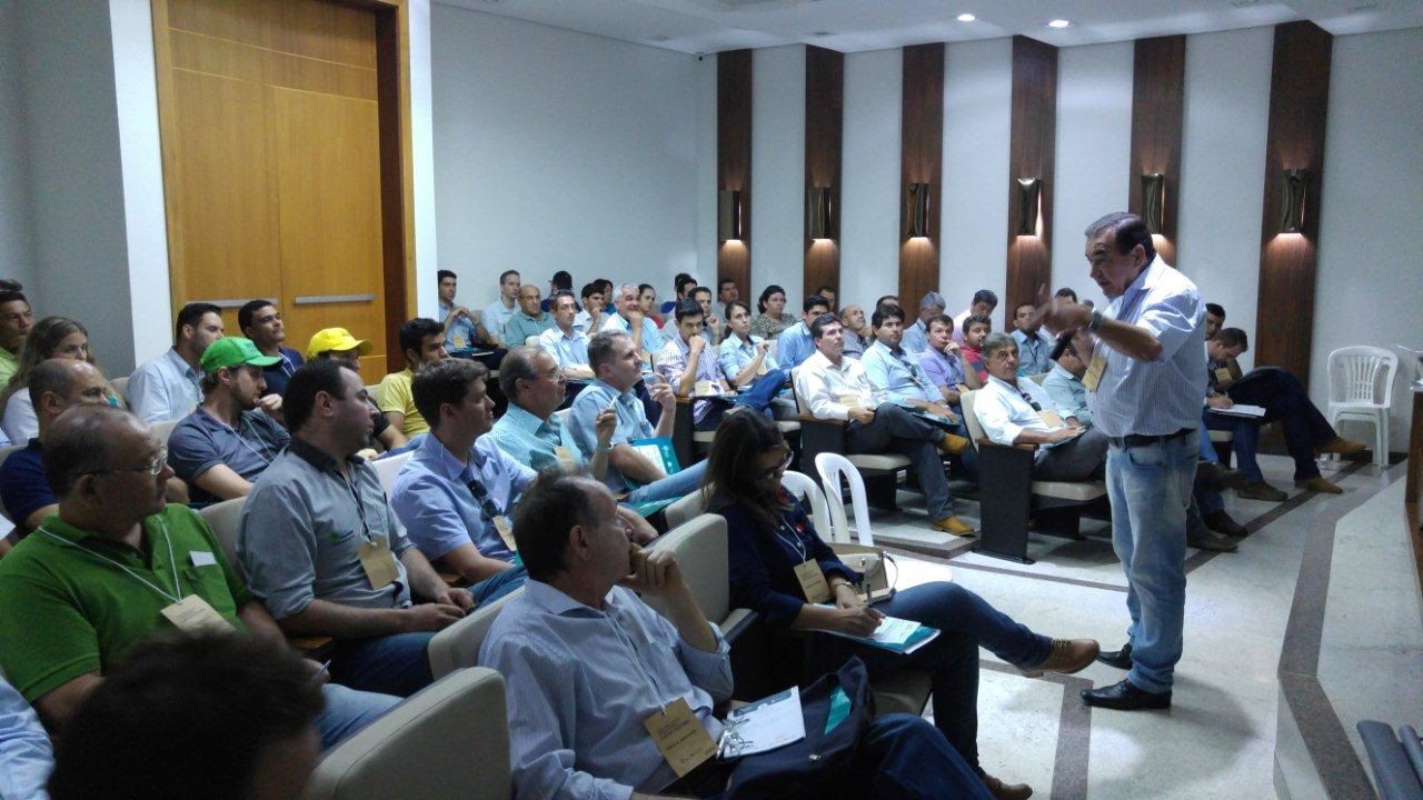 Palestra com entomologista e pesquisador da Epamig Café, Profº Júlio Céssar / Foto: Acarpa