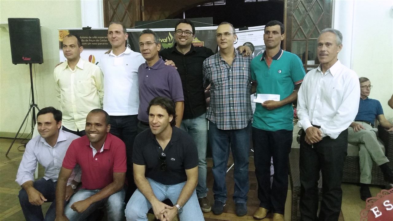 Vencedores e compradores dos Cafés Finalistas do 9º Concurso de Qualidade dos Cafés de Poços de Caldas / Foto: Café Editora